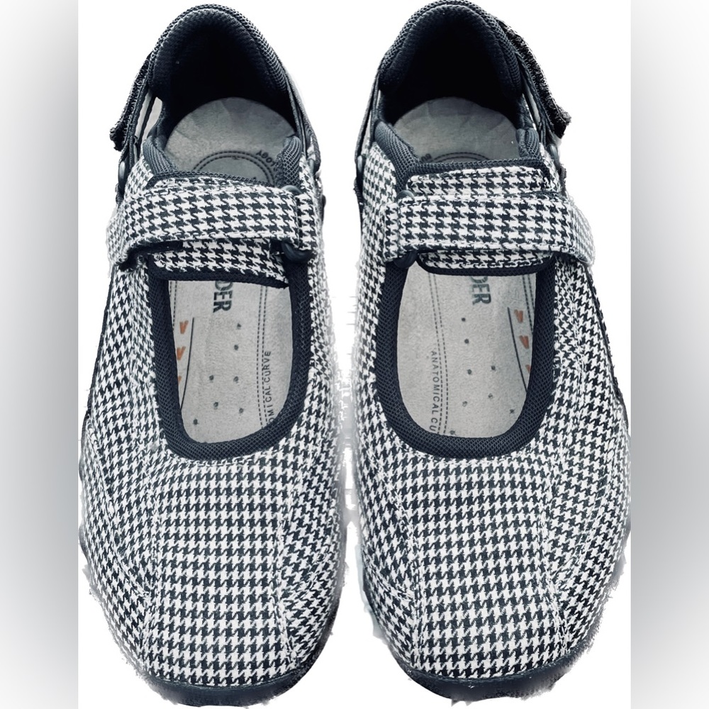 Allrounder by Mephisto in Black/Beige Houndstooth